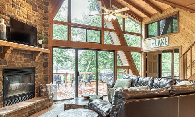 Innsbrook Chalet De Esquí | Edgewater Escape by Sarah Bernard, with Hot Tub