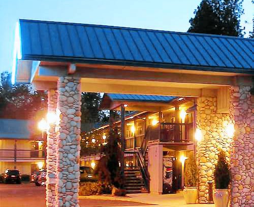 Shady Cove Hotel | Edgewater Inn Shady Cove