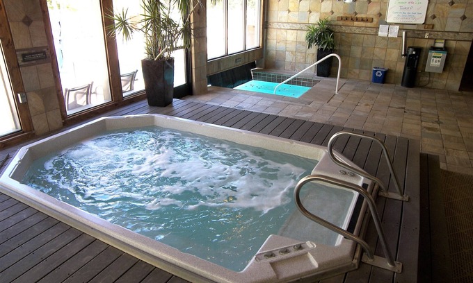 Lakeside Village Condominio | Edgewater Studio One bath EWJP