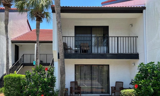 Panama City Beach Apartamento | Edgewater Villa 1910