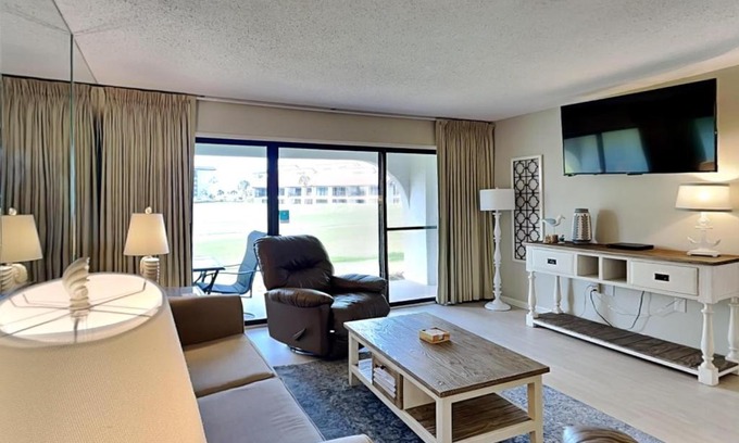 Panama City Beach Casa | Edgewater Villa #604