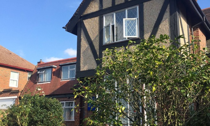 Edgware Casa | Edgware Bed and Breakfast
