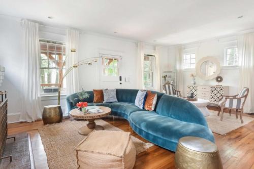 Old Fourth Ward Casa | Edgy Overlook