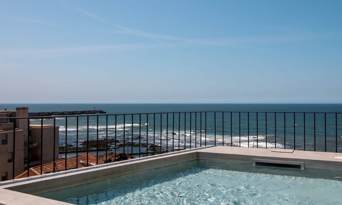 Foz do Douro Apartamento | EDiTiON 309 Penthouse w/Plunge Pool by LovelyStay