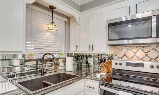 Edmond Cabaña | Edmond Home Near Colleges, Lakes, & Shopping!