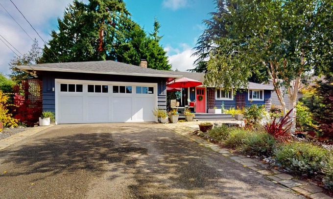 Esperance Casa | Edmonds Magic Garden