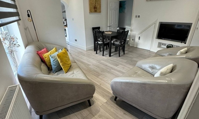 Selhurst Apartamento | EEJs Modern 3 bed apartment - near station to Central London