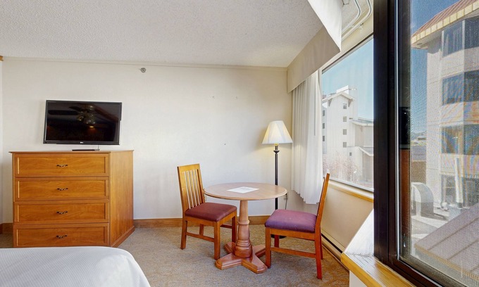 Crested Butte Apartamento | Efficient Mountain Escape W/ Murphy Bed, Shared Pool, Slope Access & Kitchenette