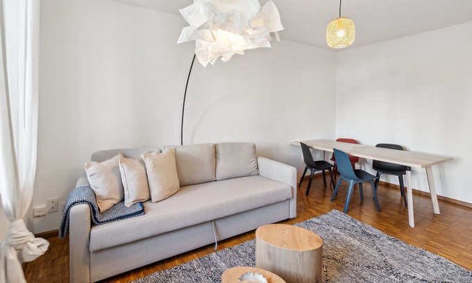 Hochschulen Apartamento | Effortless City Living: Just 10 Min Away!