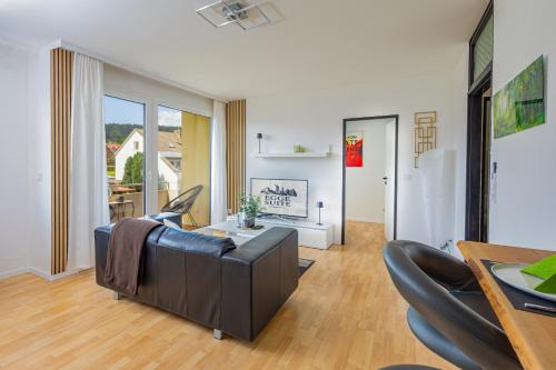 Bad Driburg Apartamento | Egge Suite - Zentral in Kurklinik&Parknähe, Küche, Balkon, Badewanne, Smart TV, Arbeitsplatz, 1-3P