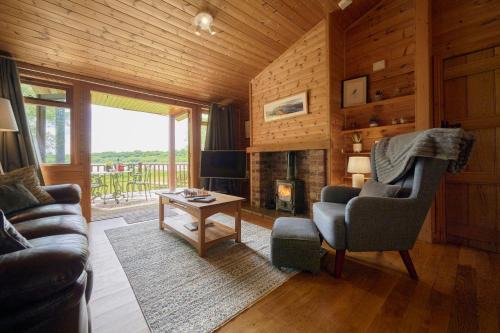 Thurstonfield Casa | Egret Lodge with Hot-tub