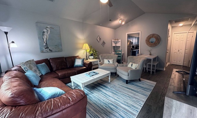 Murrells Inlet Casa | Egret's Cove-Free BEACH pass, near golfing and marina, walk to restaurants!