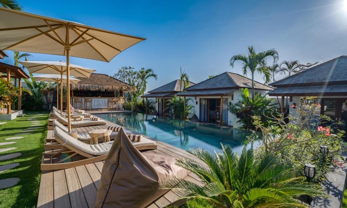 Beraban Hotel | EHOA NYANYI BEACH Boutique Hotel - In front of entrance to NUANU