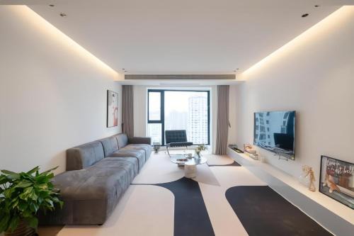 Huangpu Apartamento | EHUB - Super Luxury Apt at the Bund Area with Big Balcony, Surrounded by Shopping & Dining