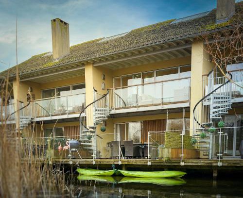 Cirencester Casa | Eider Cottage: Lake View & Access in the Cotswolds