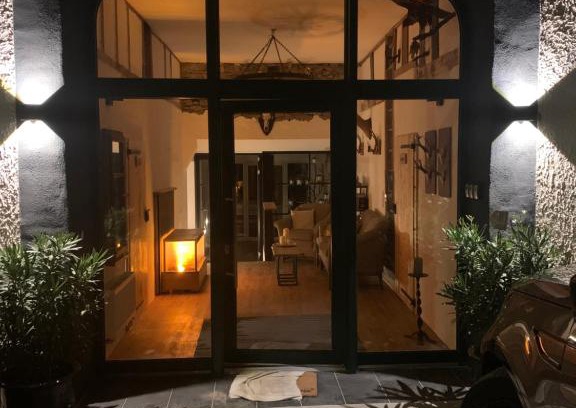 Loogh Apartamento | Eifelsuiten - Suiten mit Sauna, Kamin und Balkon in der Vulkaneifel - Kerpen Loogh