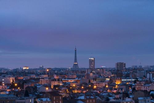 Colombes Casa | Eiffel Tower view Homestay,20mins to Paris