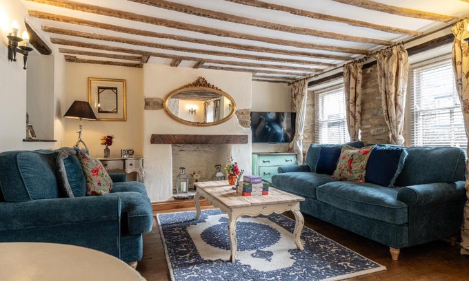 Malmesbury Apartamento | Eilmers Cottage - Beautiful 4BD in Malmesbury!