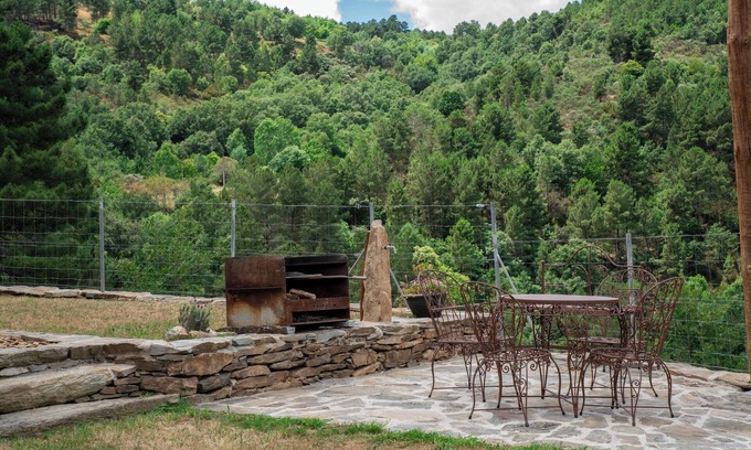 Casares Chalet De Esquí | Eira Velha House