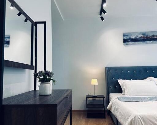 Taman Mutiara Apartamento | EkoCheras Duplex unit above shopping mall 2min to Mrt