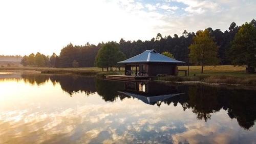 Karkloof Nature Reserve Otro | eKuthuleni - Wooden Cabin over the lake