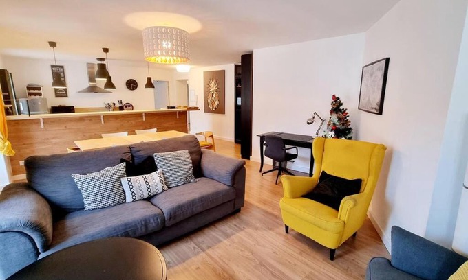 Nimes City Centre Apartamento | Elégant P4 du centre historique