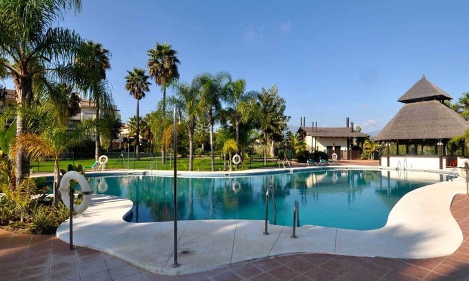 Nueva Milla de Oro Hotel | El Campanario del Paraíso