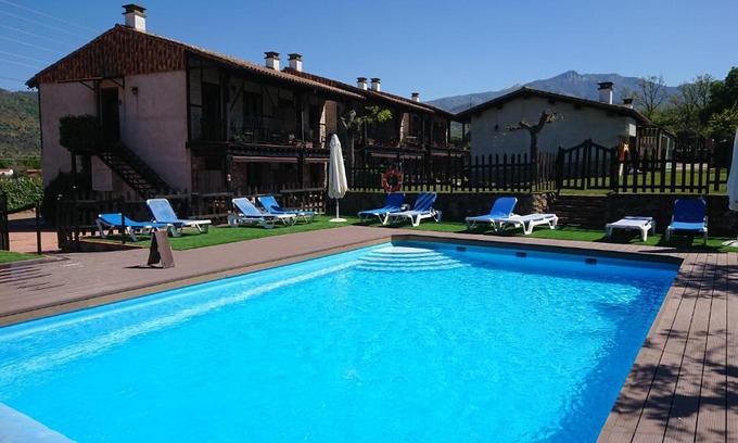 Hervas Casa | El Canchal de la Gallina -Cafetería - Aparcamiento gratis - Jacuzzi