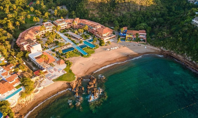 Costa Careyes Complejo | El Careyes Club & Residences