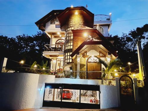 Angono Cama Y Desayuno | El Castillo Bed and Breakfast