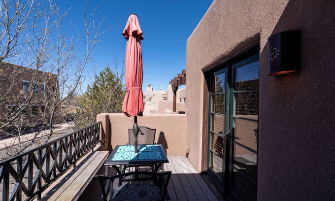 Downtown Santa Fe Casa | El Corazon by VTrips