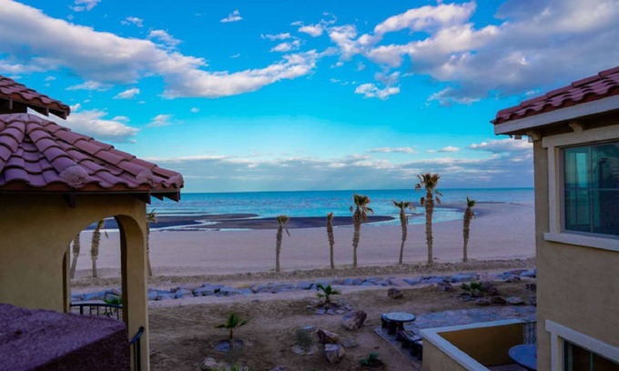 Rancho El Dorado Condominio | 3BR Beachfront Condo 73-3