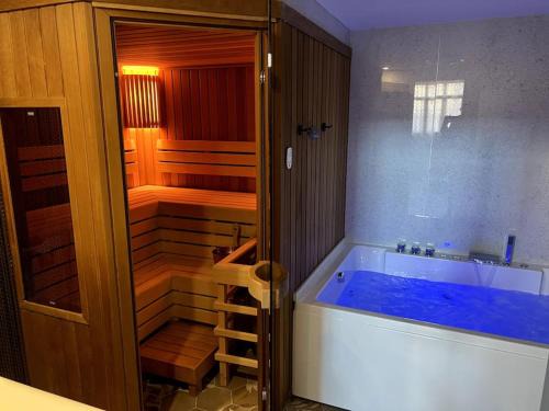 Casas Altas Apartamento | El Gallinero, Loft con sauna y jacuzzi - Housevanlive