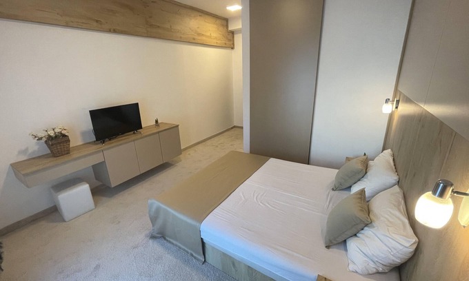 Utjeha Hladna Uvala Cama Y Desayuno | El Mar Double Room with Swimming Pool