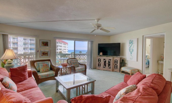 Fort Walton Beach Casa | El Matador 444 - Beautiful views of the Gulf and pool