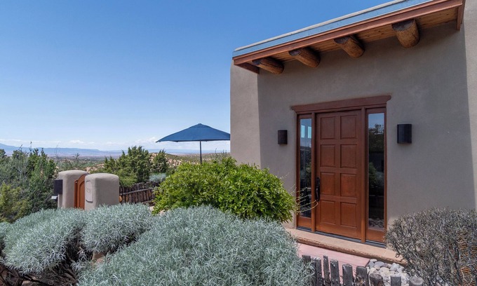 Tesuque Casa | El Mirador Serrano | Luxury Villa w/ Mountain Views