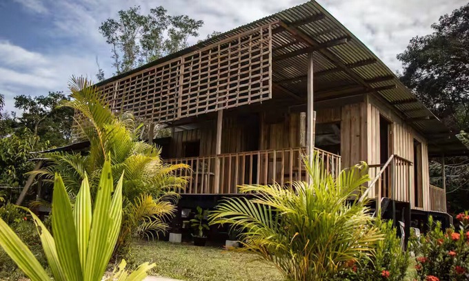 La Macarena Cama Y Desayuno | El Nido serene cabin with natural pool and chef 2