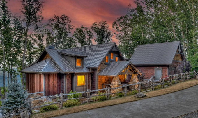 Morganton Cabina | El Oso Cabin by Escape to Blue Ridge