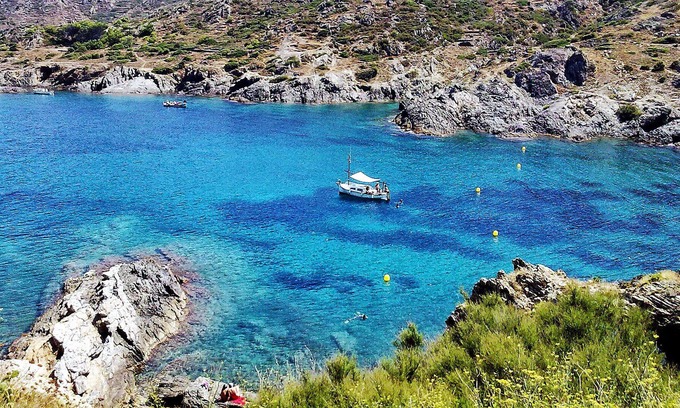 Port de la Selva Casa | El Port de la Selva: Espectacular Villa con piscina junto a la Cala Tamariua.
