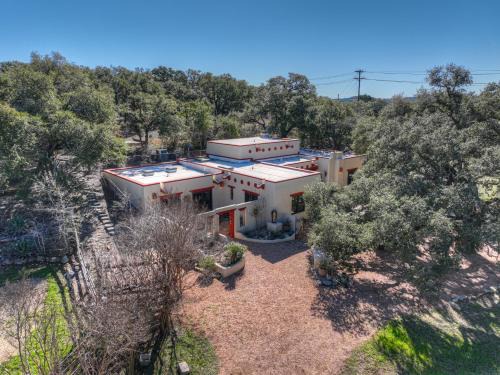 Driftwood Casa | El Ranchito on 578 Acres