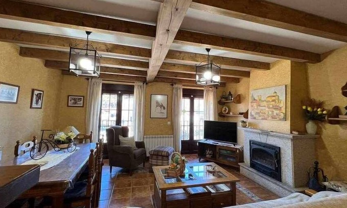 Navarredonda de Gredos Apartamento | El Sobrao de Gredos con chimenea