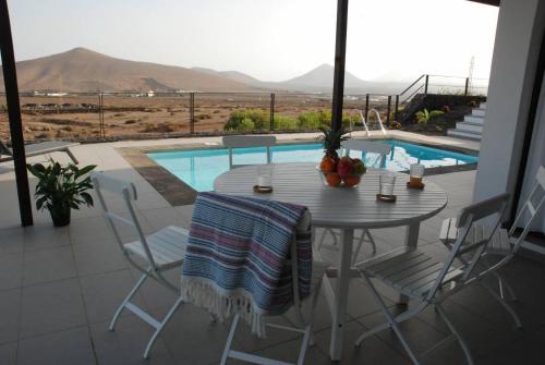 Nazaret Casa | EL TUCAN, Vistas en 3 dormitorios y piscina