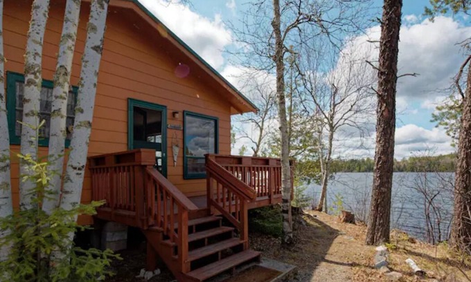Orr Cabina | Elbow Lake Lodge: Breakwater 3BR/1BA Lakefront Cabin