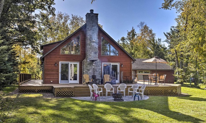 Elcho Cabina | Elcho Escape w/ Private Dock on Post Lake!