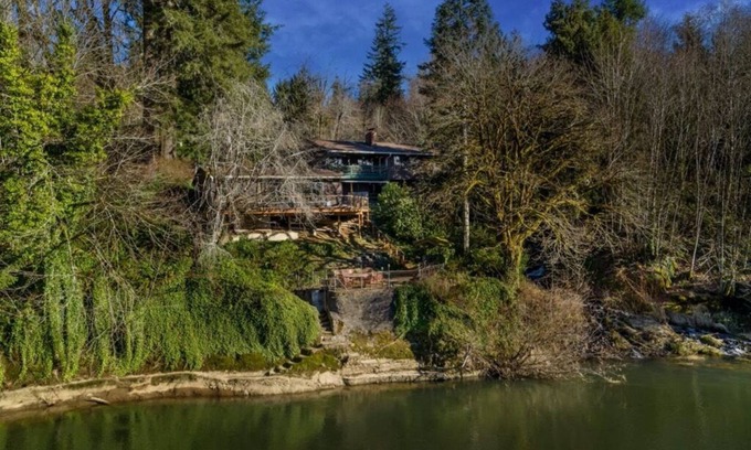 Seaside Casa | Elderberry Eden - Nehalem Riverfront House