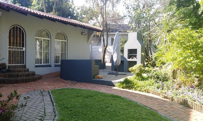 Randpark Ridge Casa | Elderie BnB