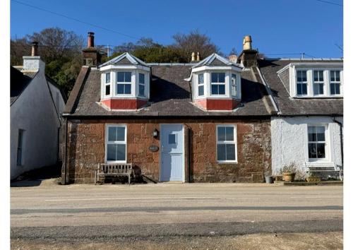 Corrie Casa | Eldon Cottage