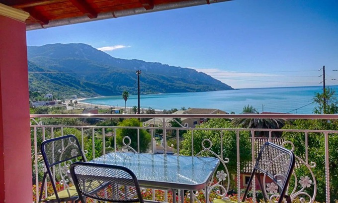 Agios Georgios Pagon Apartamento | Eleana apartment 8 floor - with sea view, direct beach location in Agios Georgios Pagi