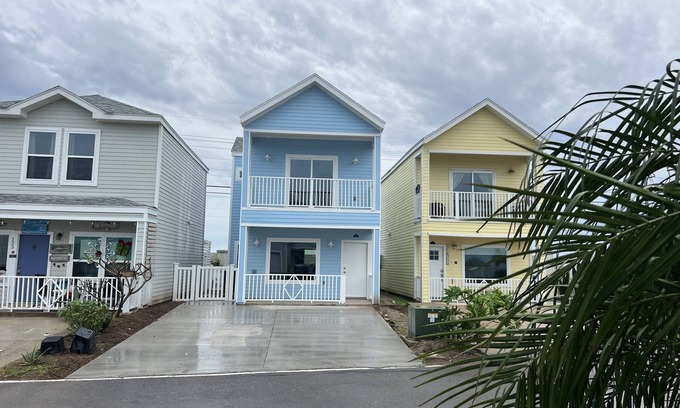 Port Isabel Casa | Electric Vehicle EV NEW HOME!