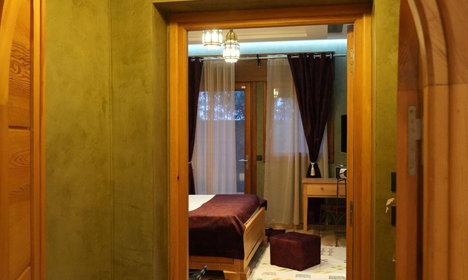 Dar Si Aissa Villa | Villa-De Lujo-Baño en la habitacion-Vista a la Piscina-1